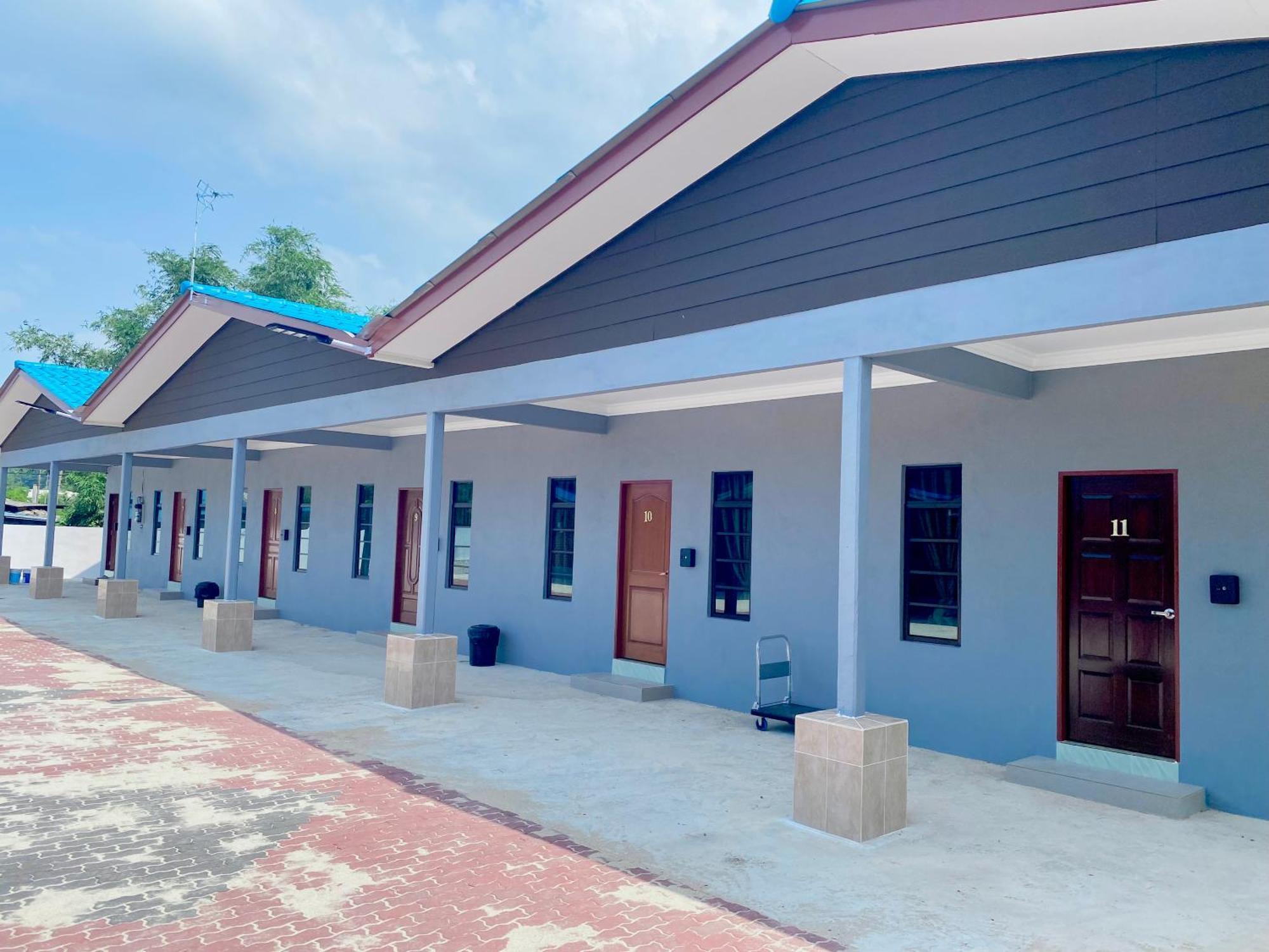 Sasuka Chalet Pantai Pandak Kuala Terengganu Bagian luar foto